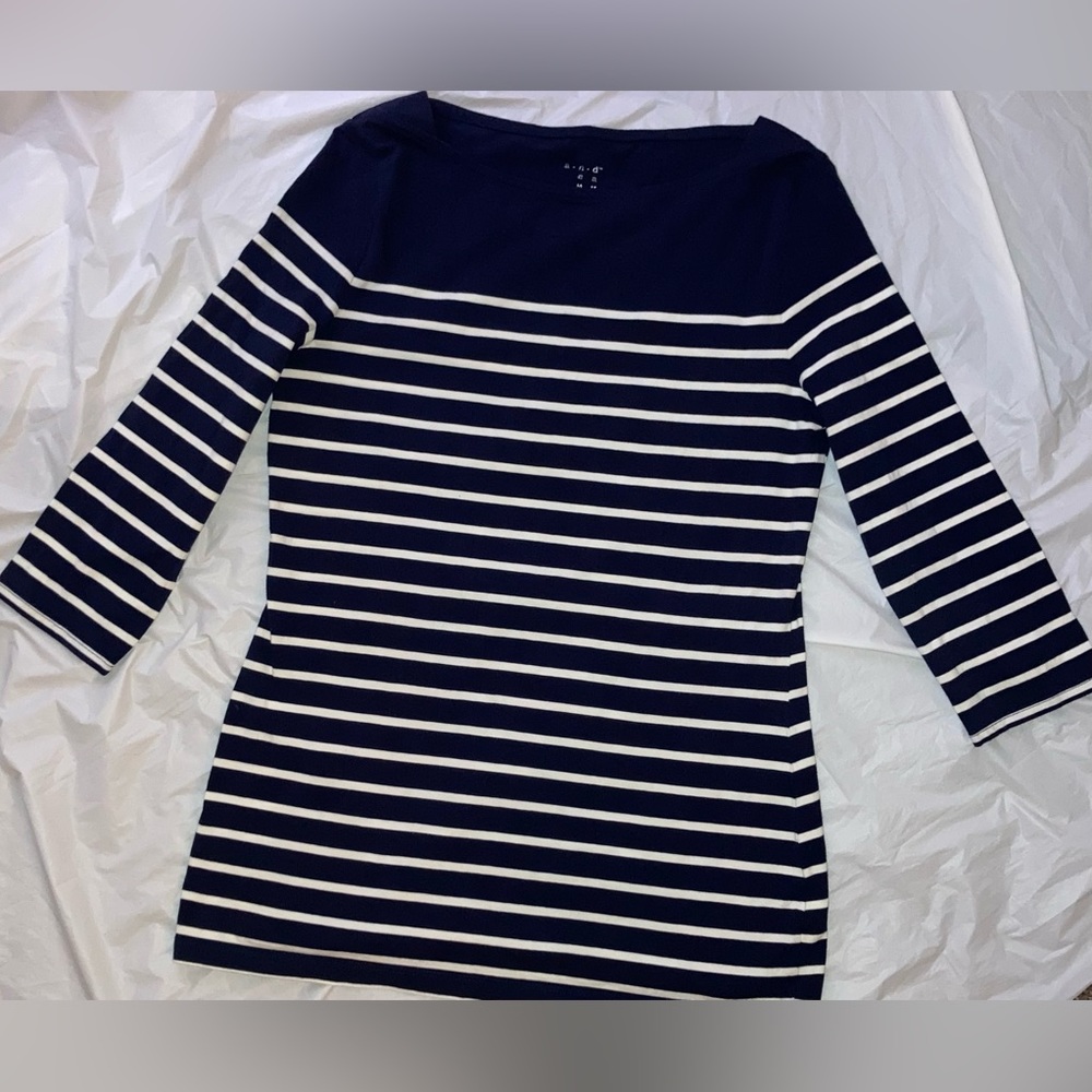 AND AWAY Navy and White Striped Women’s Blouse 3/4 sleeves Sz Med EUC!